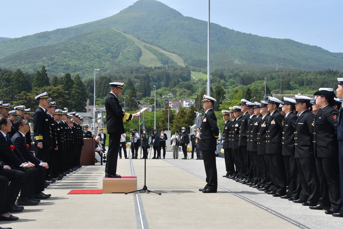 JMSDF_orh's tweet photo. 【護衛艦 #なとり 初度入港行事】
5月27日(水)、護衛艦「なとり」初度入港行事が行われました。第5哨戒防備隊（大湊）に所属し、大湊を母港として日本周辺海域の防衛警備等の任務にあたります。
#海上自衛隊 #大湊地区隊 https://t.co/ESFi2mJ4nV