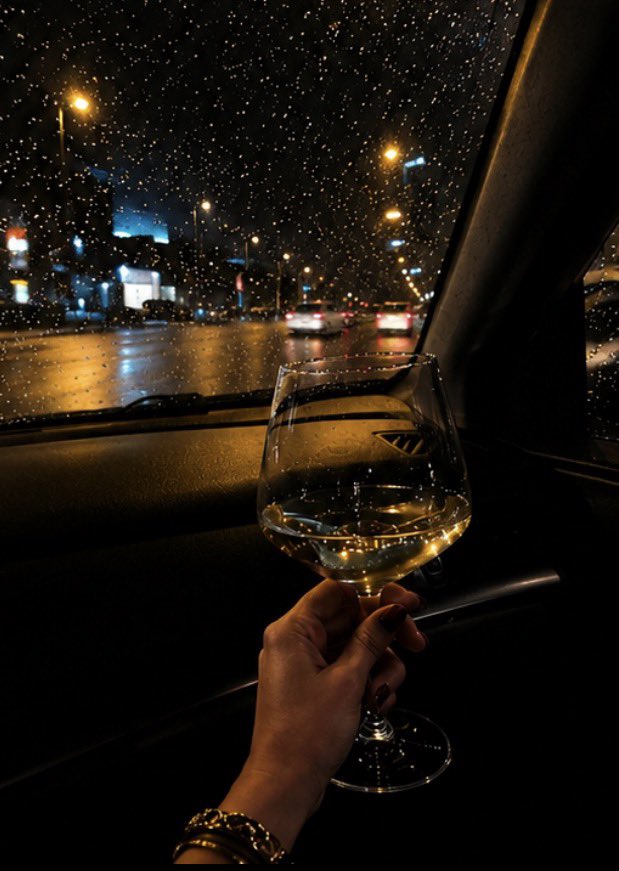 MEKA9933's tweet photo. Səni öldürməyən şey bəzən sadəcə gücləndirmir… içində nələrisə dəli edir. Bir yerdən sonra həyata daha bərk yapışırsan, amma artıq heç kim üçün yox ☝️təkcə özünü ayaqda tutmaq, özünü xoşbəxt eləmək üçün yaşayırsan #güvən#xəyanət https://t.co/tGLMTCbRPP