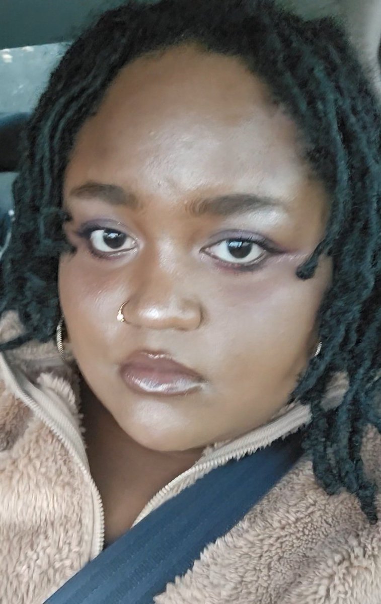 rey⋆˚✿˖° is recovering from wisdom tooth surgery tweet media