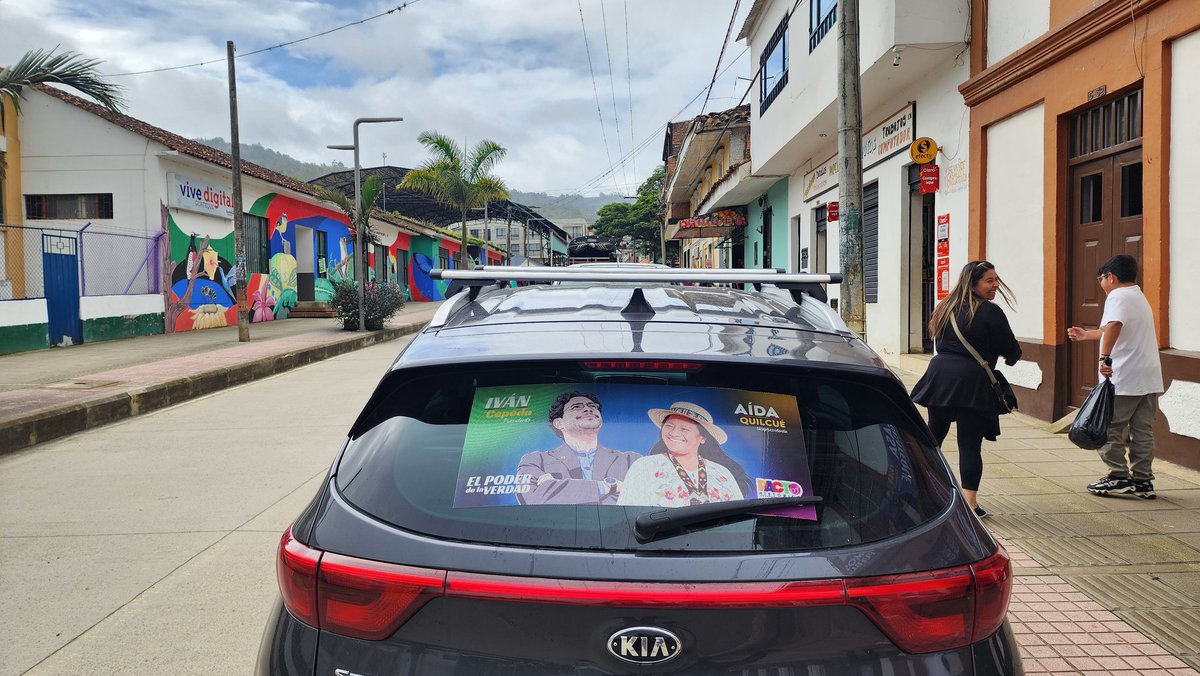 Fernand83440557's tweet photo. @arielarmelv @IvanCepedaCast #Presidenteprimera 💪🏽 https://t.co/CN3azA4xhG