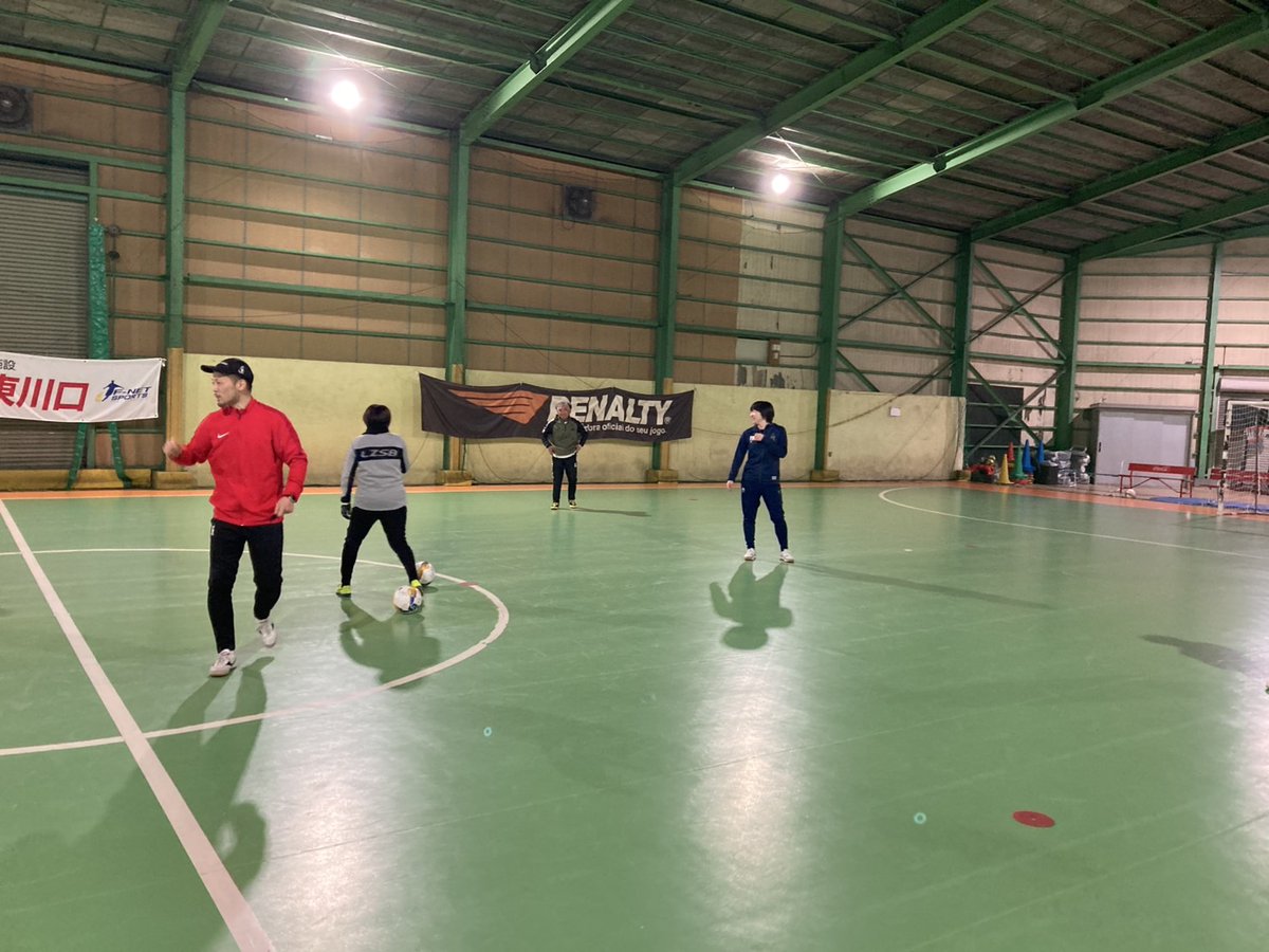ffckawaguchi's tweet photo. 【大人のためのフットサル教室～今の技術のまま上手くなる～】

■6月28日(日)20時～22時

■お申し込み
TEL:048-298-4161 
WEB:https://t.co/DvlNNKkD3Y

■参加費：一般 2200円/学生1600円
■講師：茨木司朗 （Fリーグ バルドラール浦安監督）

Fリーグ現役監督から最先端のフットサルを！ https://t.co/bjgrZeE6uu