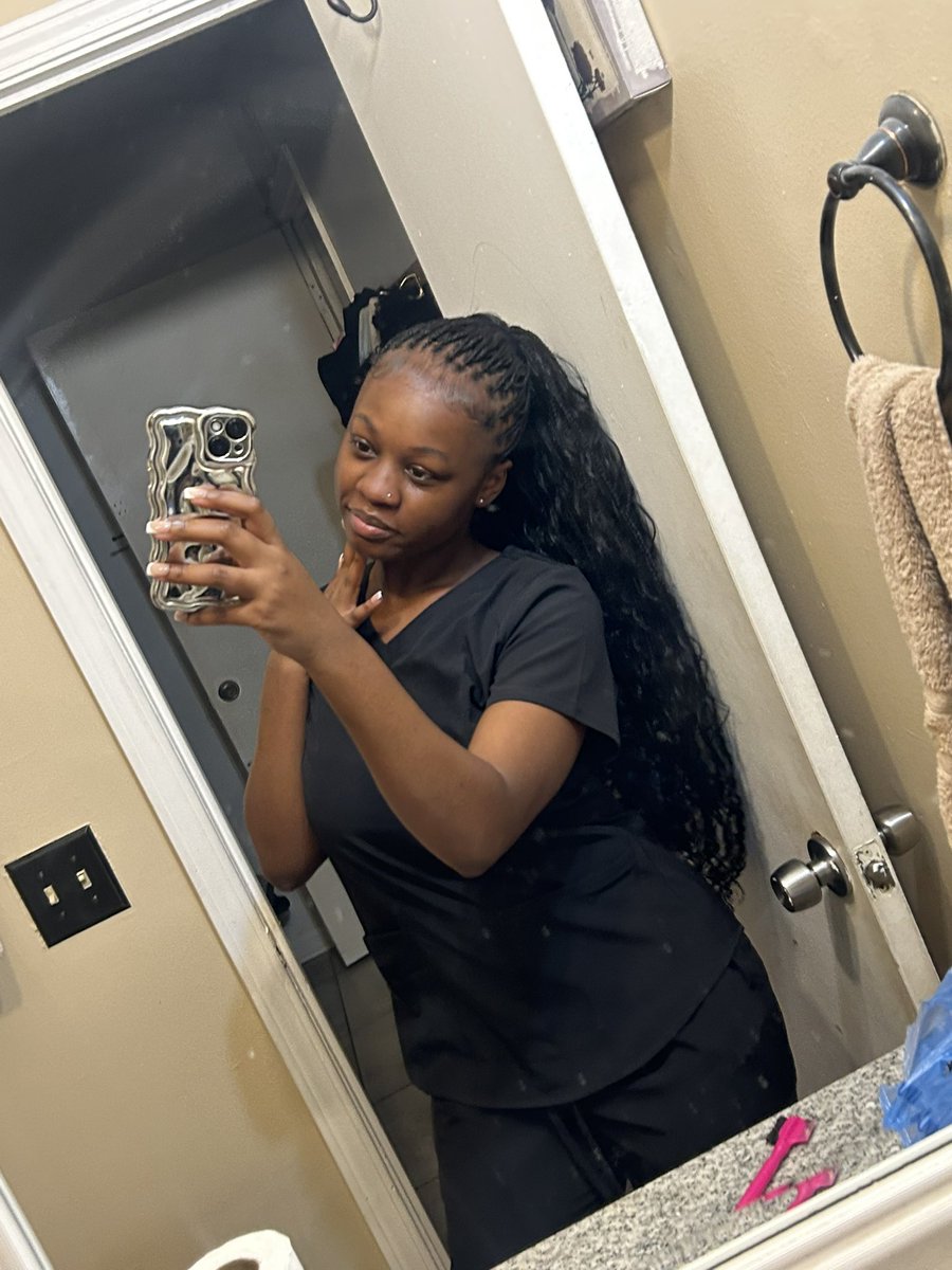 niyah tweet media