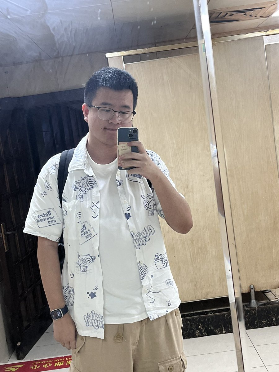 ZAOZ2025's tweet photo. 俺不中嘞，为什么这么热 https://t.co/3IiQ5mLSUT