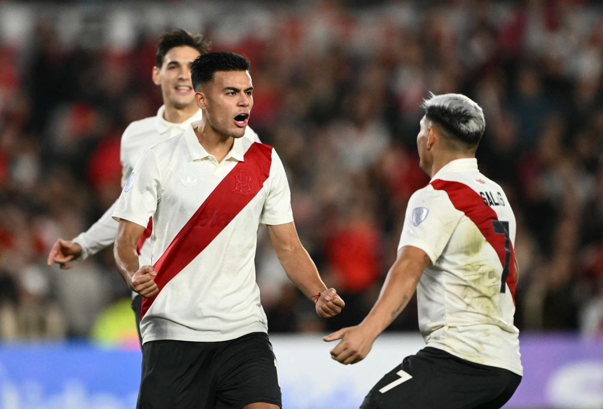 DigitalmixFm's tweet photo. River goleó a Blooming, terminó primero en su grupo y se clasificó a octavos de la Sudamericana https://t.co/3gY6UjFjWz 

Digitalmix Radio - Chascomús - 104.7 FM - 48.2 TV    La radio con mayor audiencia en Chascomús https://t.co/IWQftEhhv3
