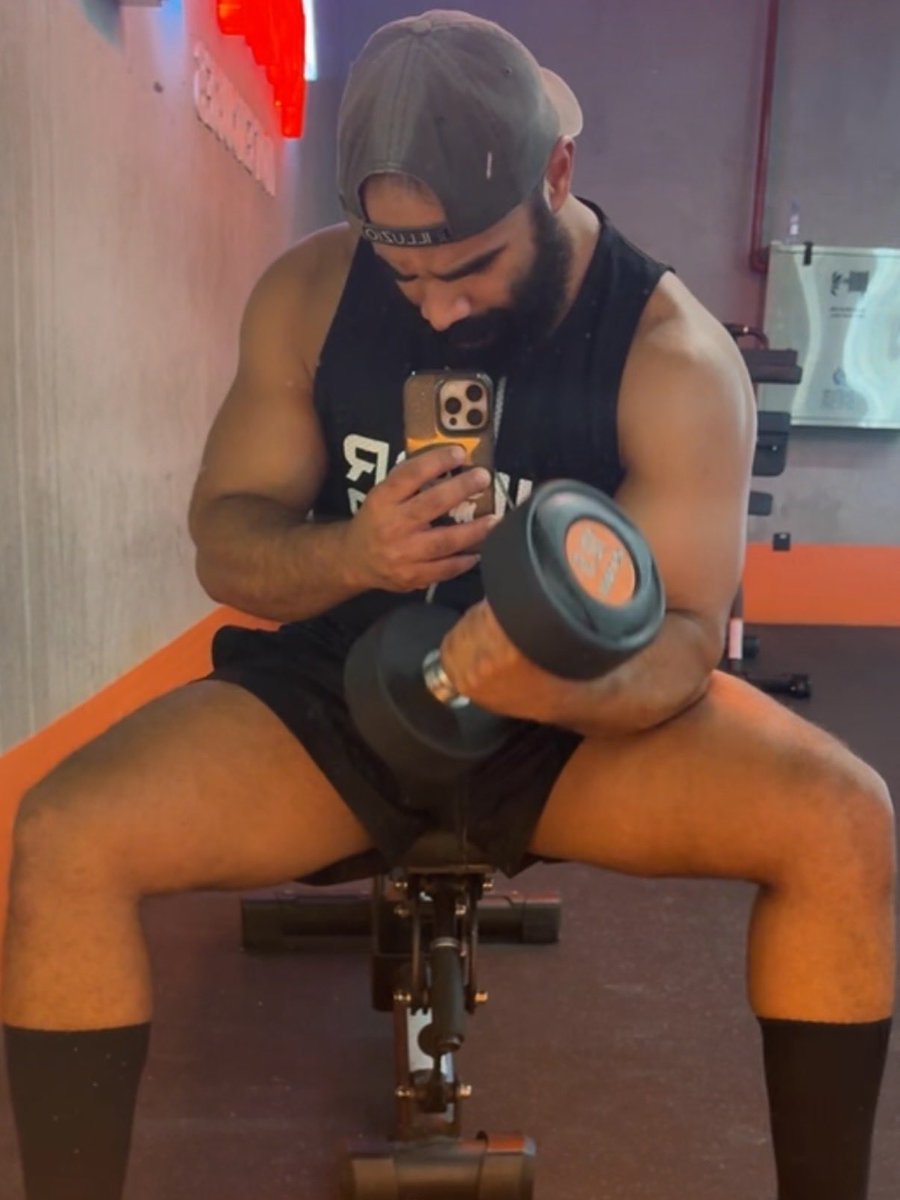 Sultan tweet media