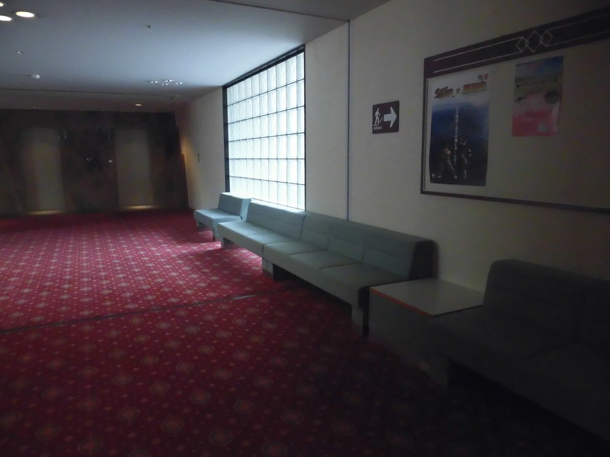 koiparekoushiki's tweet photo. 「#恋するパレット30」 

当日会場に着いた方は５Fホール前の
ロビーでお待ちください。

きれいなソファーが
あります。

整列に関しては当日
提示ポスターとスタッフに従って
お願い致します。

#恋パレ
#恋するパレット
#恋パレ30
#同人誌即売会 https://t.co/FZdJvDEPc5