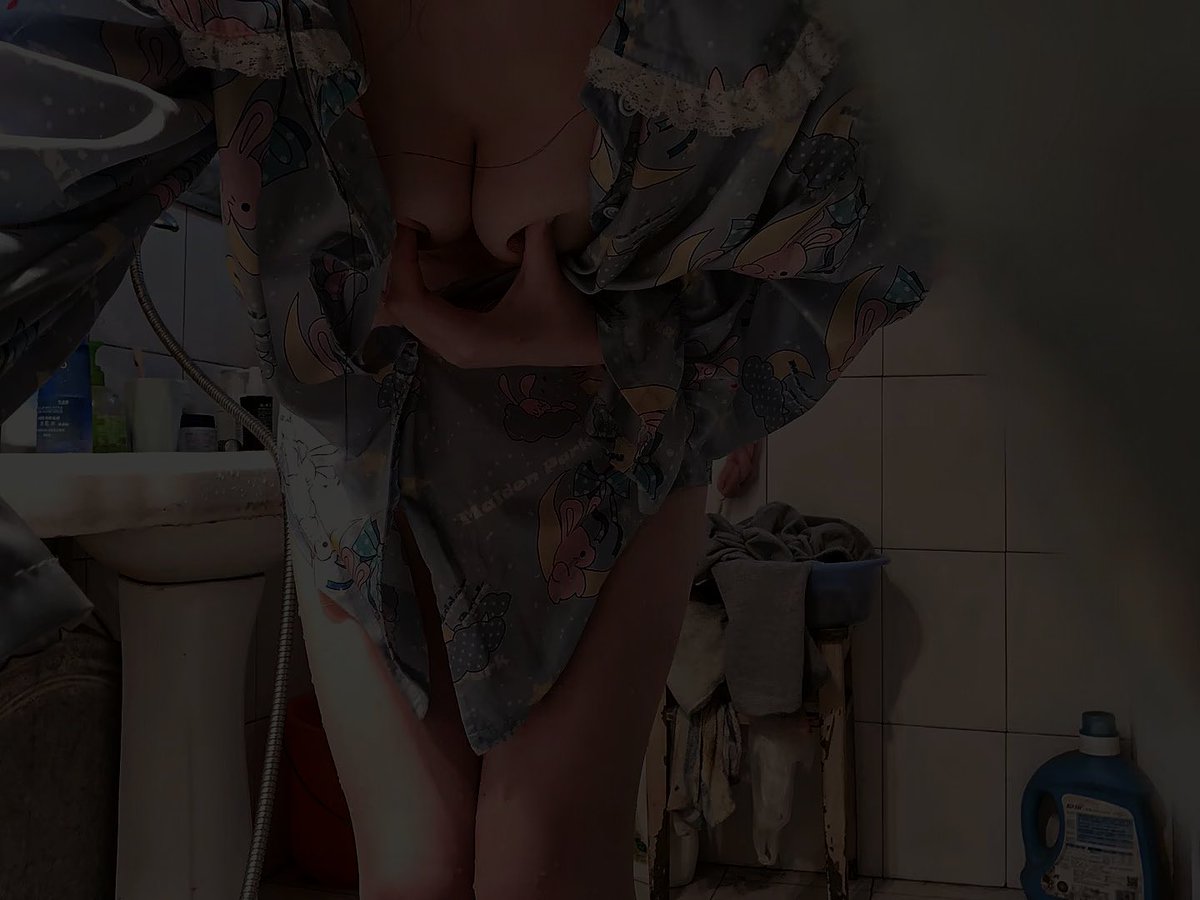 slhdjej's tweet photo. 洗澡🛁 https://t.co/fJGIOimXFt