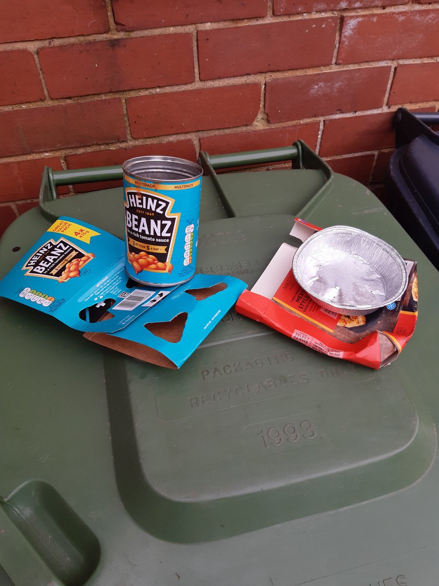 LeedsRecycles's tweet photo. Just like some people are meant for each other 💗, some packaging is made for the recycling bin 👍. Think cardboard sleeves, foil pie dishes, boxes and, the UK's most popular canned food, beans! 💚♻️ https://t.co/9IT4fevRO0