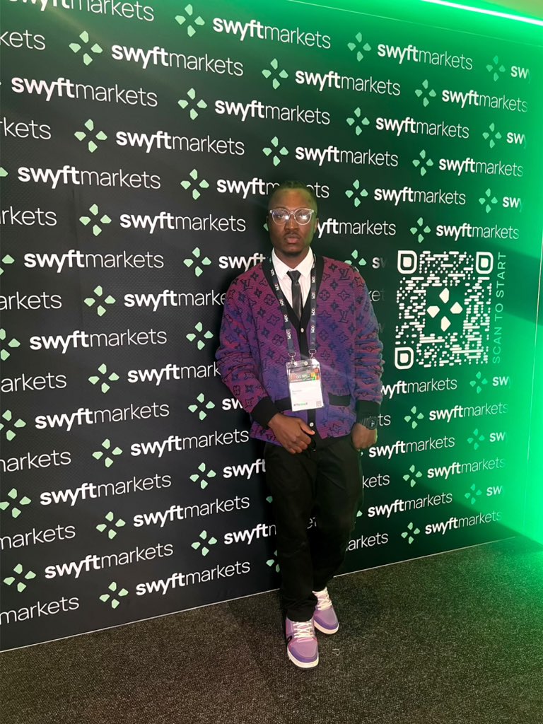 High_king1's tweet photo. The dream looks more real when you’re in the right room.Not everybody understands the vision yet… but they will. 📈🚀

#fmas #fintechEvents https://t.co/AS4axRz9Rb