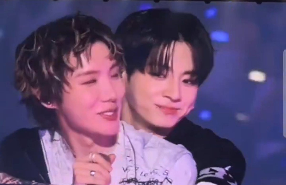 hopekookfolder's tweet photo. :( https://t.co/Eo1Kf4JkMN