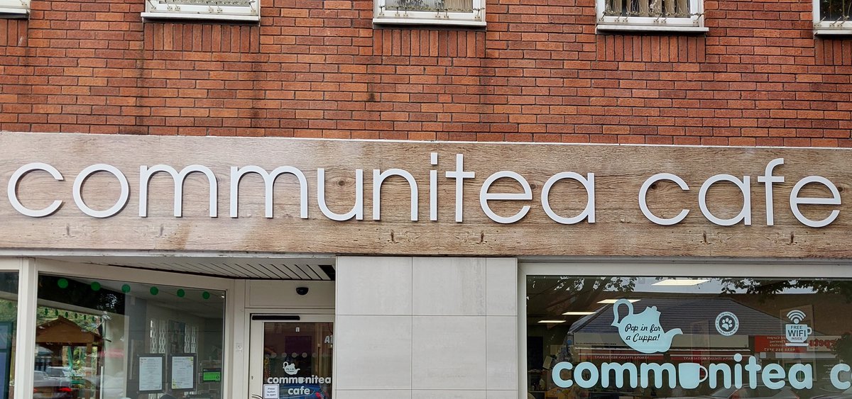 Sutton_WMP's tweet photo. PCSO Florence and PCSO Whittingham from Sutton Coldfield Neighbourhood Teams attended Communitea Cafe in Boldmere, giving crime prevention advice and talking to local residents about issues in the area. #crimeprevention #StaySafe
@BrumPolice https://t.co/cnnN7tZink