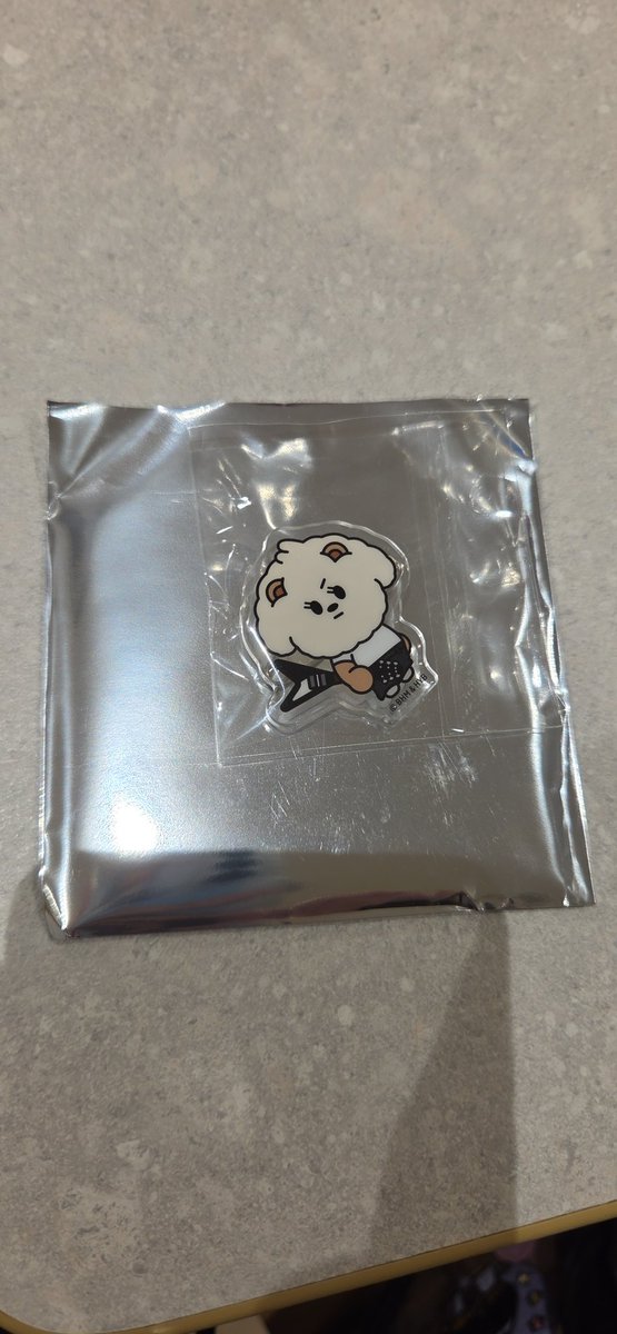 yuri_guy's tweet photo. TXT MOACON JAPAN モアコン 交換

アクリルバッジ
【譲】バムグッ
【求】ダゴニャン モア棒

ただいまららぽーと内におります！
現地交換希望です🙏
検索からでもお気軽にお声かけください🙇‍♀️

#TXT交換 https://t.co/clMGWfS3eW