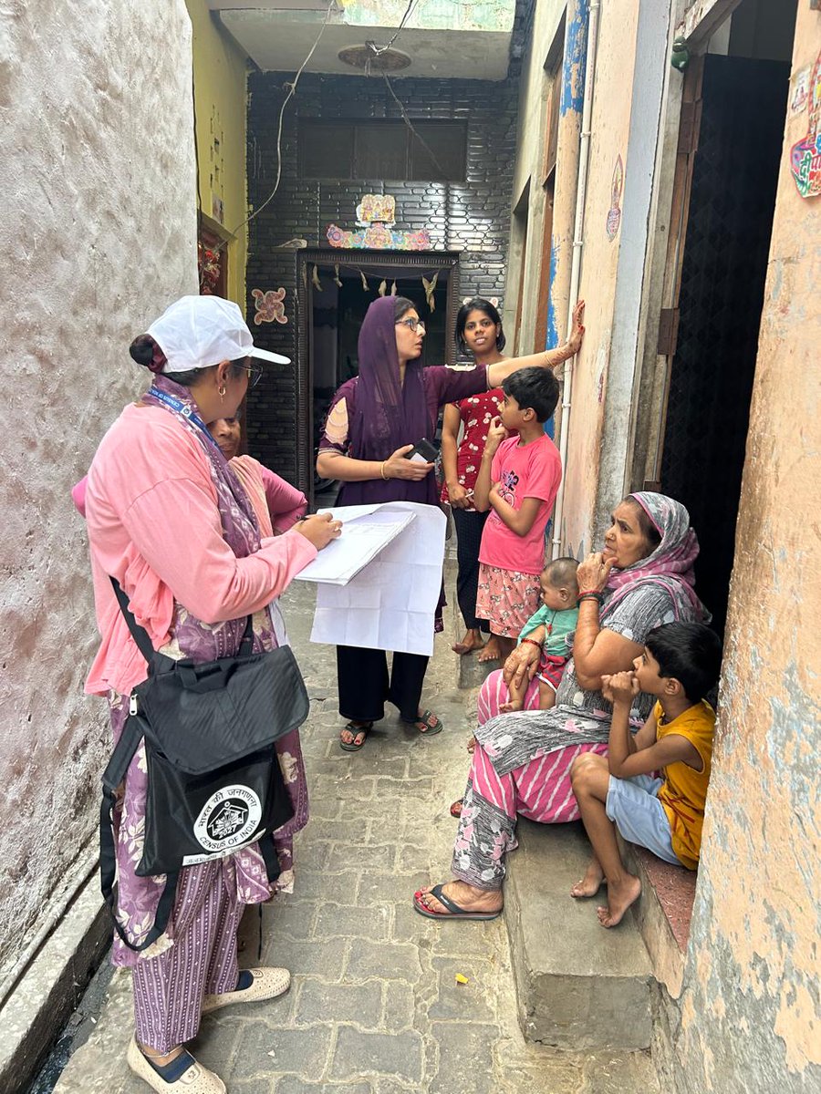 dm_shamli's tweet photo. जनपद शामली में कुल 2369 जनगणना मकान सूचीकरण ब्लॉक (HLBs) में से 100 से अधिक ब्लॉक में प्रगणकों द्वारा कार्य पूर्ण कर लिया गया है तथा शेष सभी मकान सूचीकरण ब्लॉक (HLBs) में भी पूरी निष्ठा के साथ कार्य किया जा रहा है। जनपदवासियों से अपील है कि इस महाअभियान में सहयोग करते हुए जनगणना कार्मिकों को सटीक और पूर्ण जानकारी उपलब्ध करायें।