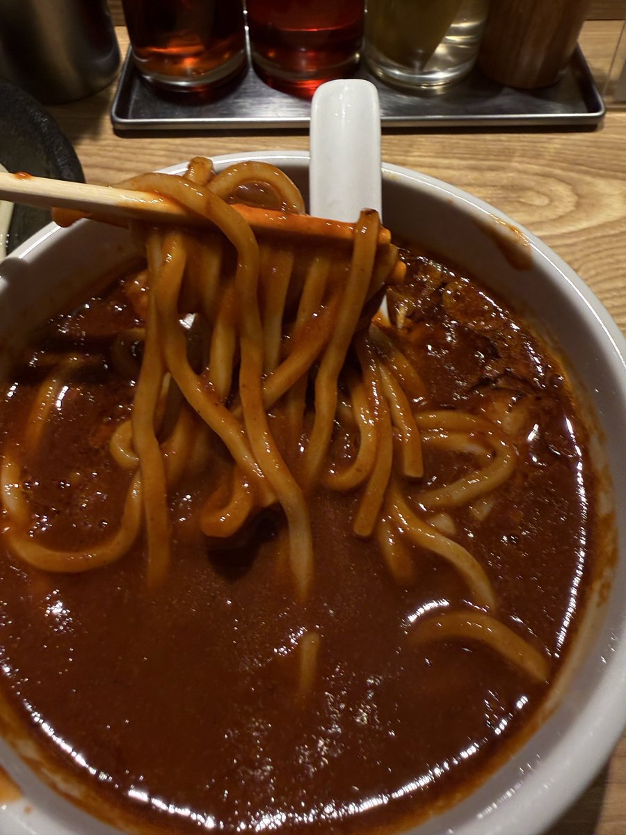 fda141's tweet photo. ２０２６年　６６杯目

東京都港区北青山にあるROCK MOUNTAIN
濃厚海老つけ麺（麺400g）

濃厚海老スープがたまらん😋
卓上にある海老油を入れると海老感マシマシに https://t.co/dQ9NzehOS8