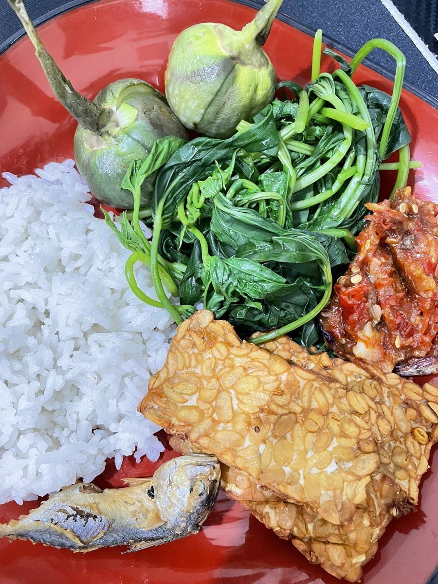 ayubsr's tweet photo. yang dicari ketika mabok sama daging-dagingan https://t.co/8BnE9WGZB4