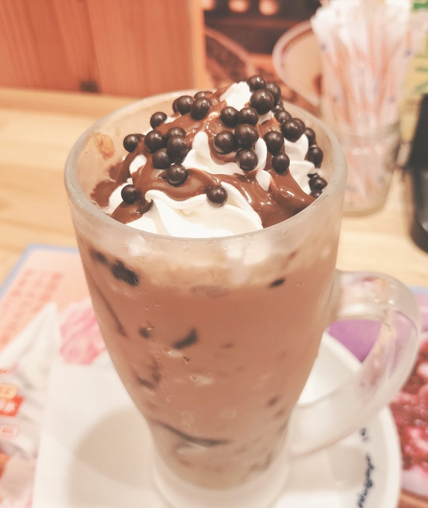 _1139ex_'s tweet photo. ようやっとジェリコCRUNKY食べに行けた！！！
チョコパフうまうま！！
まあ本家CRUNKYは１回くらいしか食べたことないんですけどねww
#コメダ珈琲
#CRUNKY https://t.co/ODwnsnr4wx