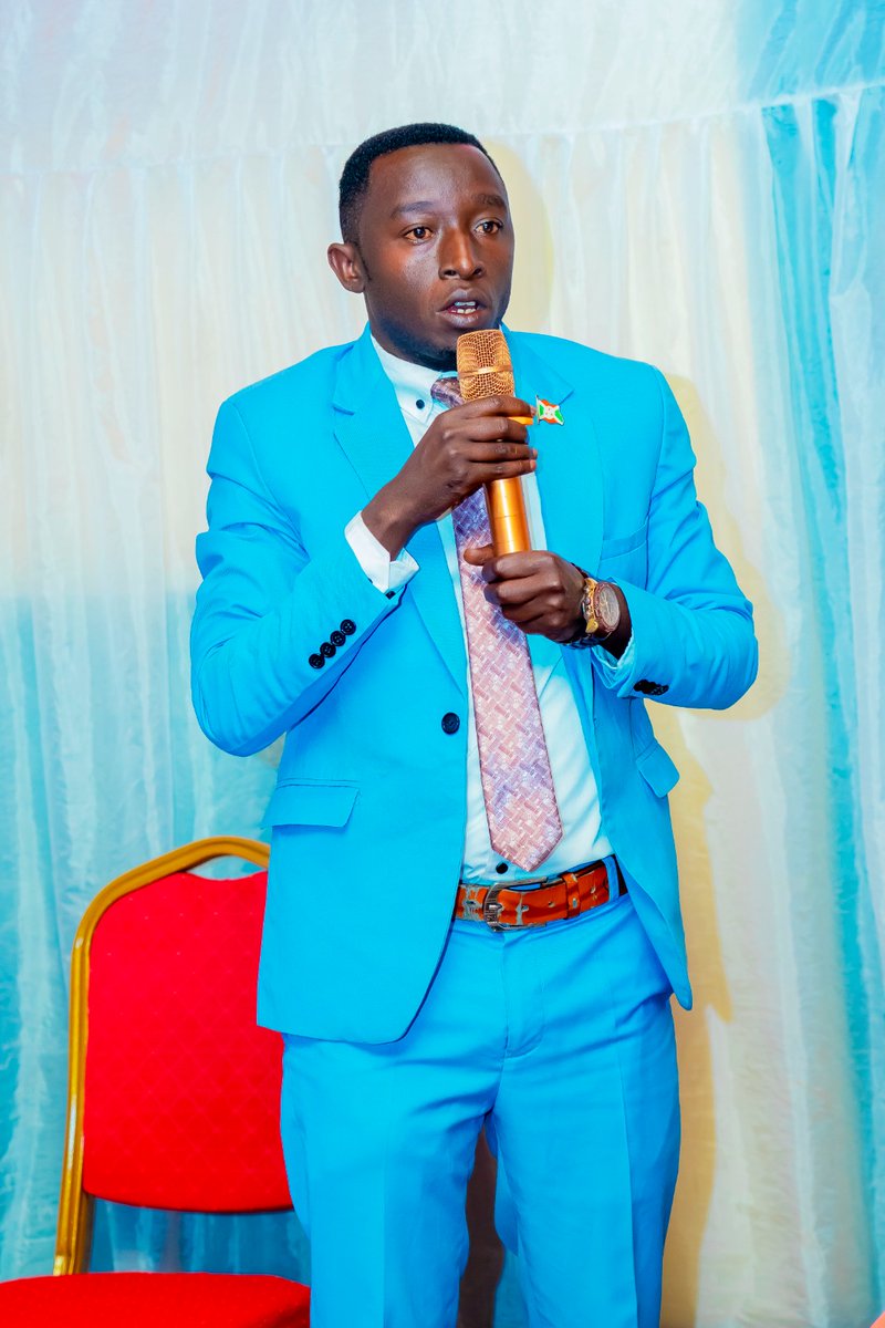 MuyingaCommune's tweet photo. #Buhumuza
#Muyinga
Réuniode sécurité 
En date du 26 mai 2026, l'Administrateur communal Muyinga Hon. MISAGO Amédée a tenu une réunion de sécurité dans la zone Bwasare:
@lutte contre boisson prohibée, @hygiene et assainissement, @developpement familial, @bonne gouvernance https://t.co/gXrVAan3ge