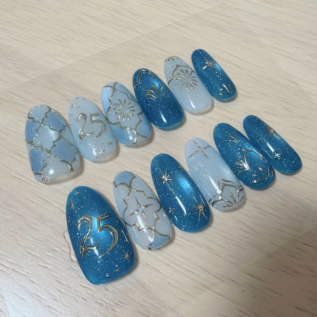 ひいいいやばーーーい‼️‼️‼️ オーダーしたネイルチップ可愛すぎてし