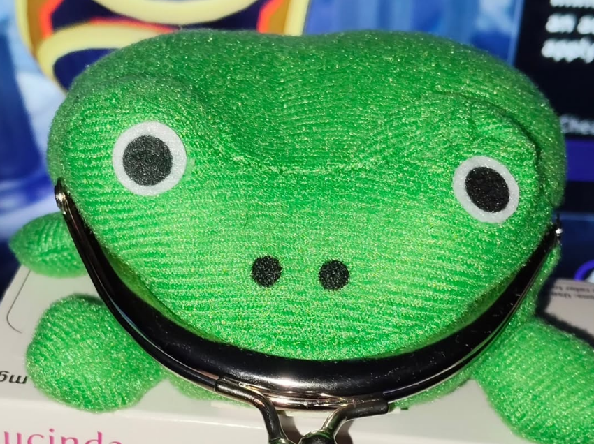 eroximp's tweet photo. it's staring at me https://t.co/u62ktwVeum