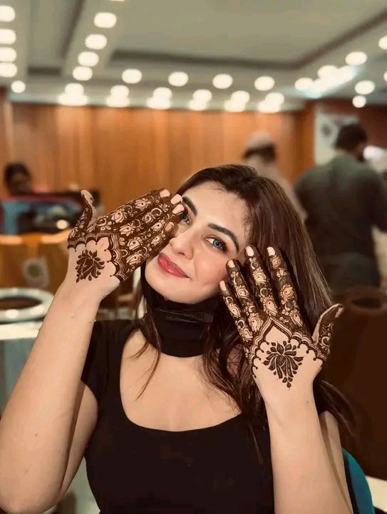 DoctorZeba's tweet photo. Mehndi ❤ https://t.co/y1CuknsQOD