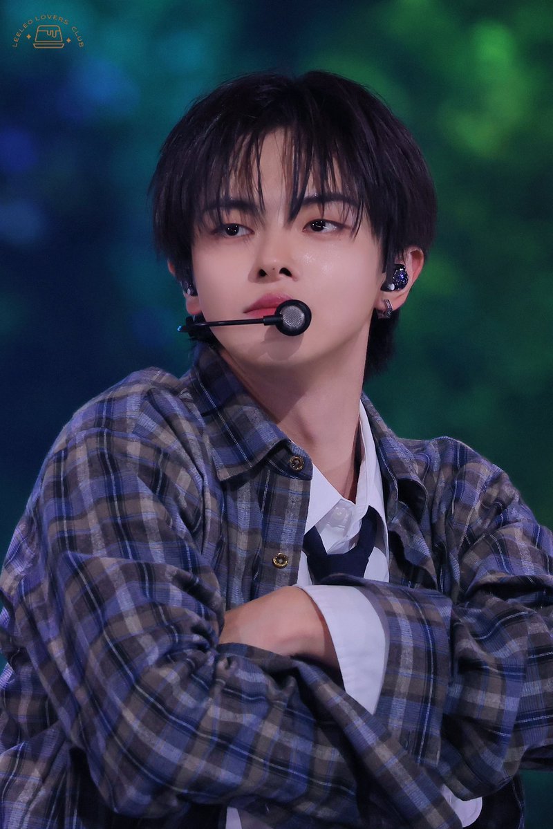 데니 tweet media