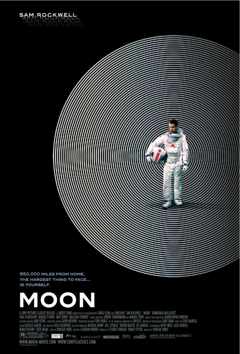 PepPrieto's tweet photo. La meva recomanació a @elmonarac1: "Moon". Un astronauta extreu recursos energètics d'una excavació a la lluna mentre espera el seu relleu. Però comença a notar que alguna cosa no va bé. Una magnífica faula de ciència-ficció amb un Sam Rockwell memorable. A Filmin https://t.co/0NwUd7Yf8T