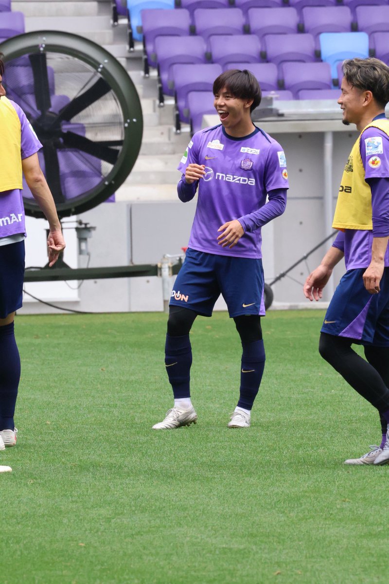 viorabc's tweet photo. サンフレッチェのピースウイング公開練習行ってきた③
#サンフレッチェ広島
#川辺駿
#松本泰志
#東俊希
#中村草太 https://t.co/4DwOzkgy1l