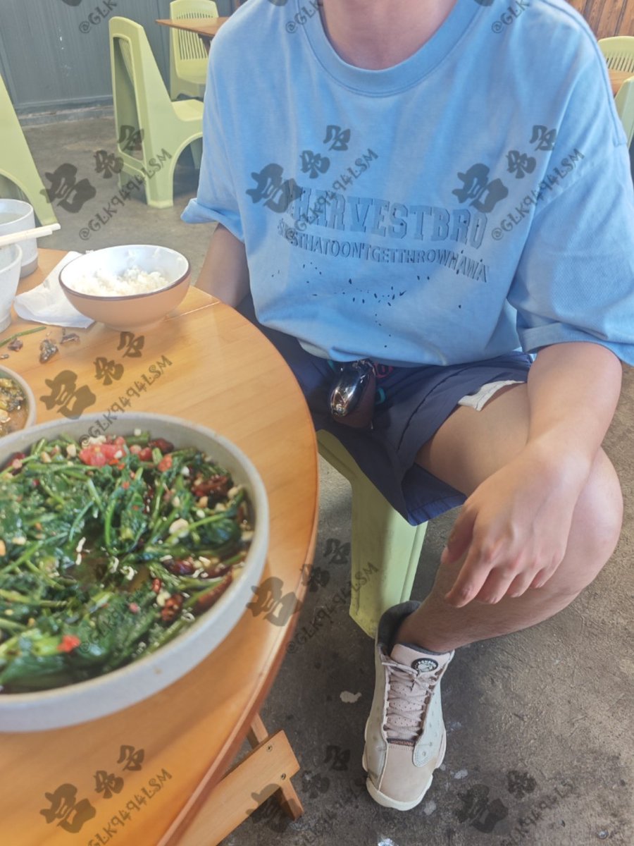 GLK9494LSM's tweet photo. 和老婆��面吃饭暴露， https://t.co/nDVnkxAZP4