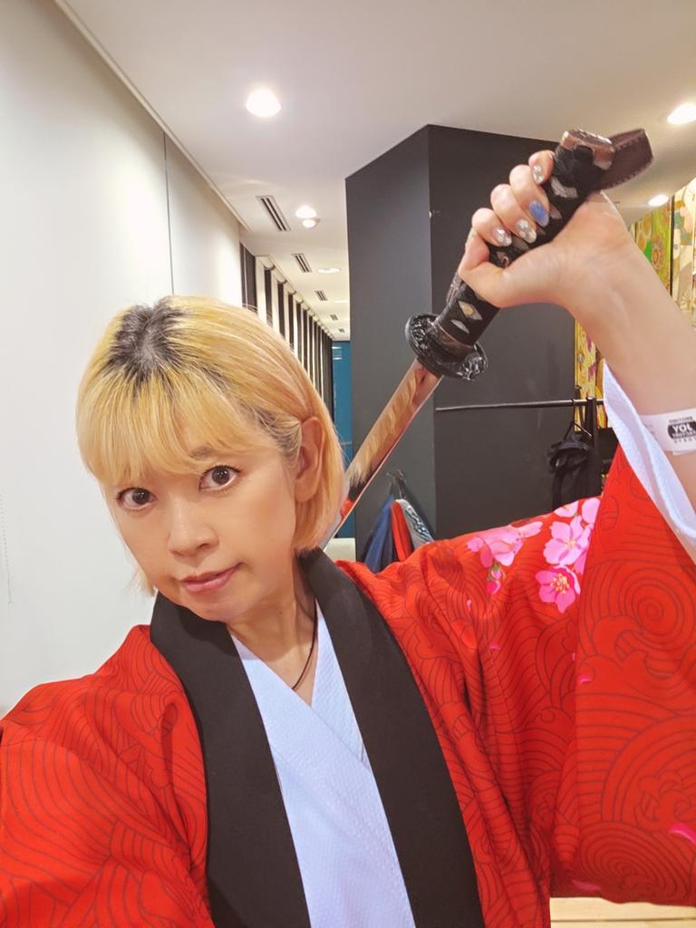 utatane_maiko's tweet photo. 先日ご招待いただき、Saliaさんと一緒に体験してきました〜!!
BROTHER JOYFACTORY TOKYO
剣技を習ってみたり、そのポーズでTシャツや色んなグッズを作れたり。レコーディング体験や書道体験なども♪
色んな事が体験出来る場所でしたー!
楽しかったよ✨️
#brotherjoyfactorytokyo
#bjft https://t.co/afq9XKCN8Z