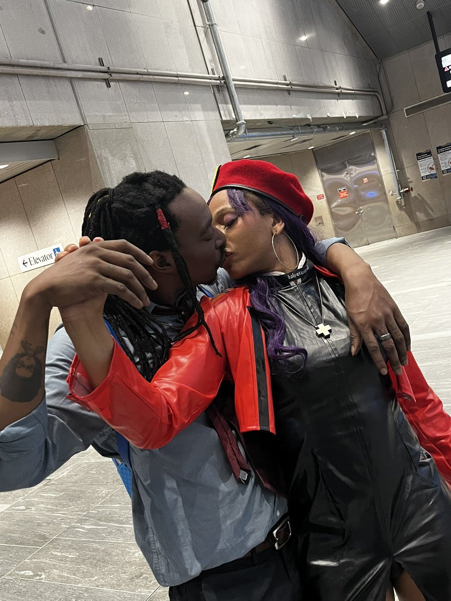Yeezymouf's tweet photo. We look damn good but she looks way better! #MomoCon26 was a great way to spend my birthday! https://t.co/3wAmUADa7Z