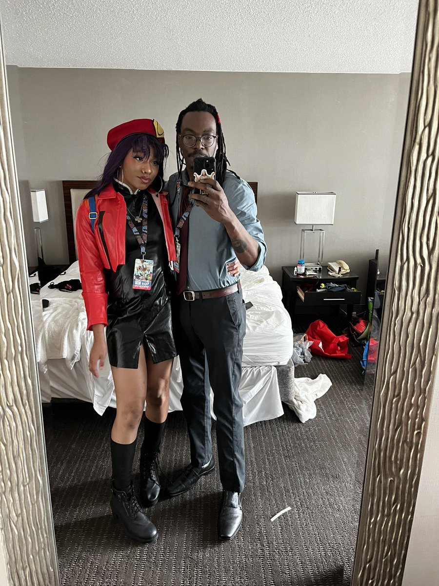 Yeezymouf's tweet photo. We look damn good but she looks way better! #MomoCon26 was a great way to spend my birthday! https://t.co/3wAmUADa7Z