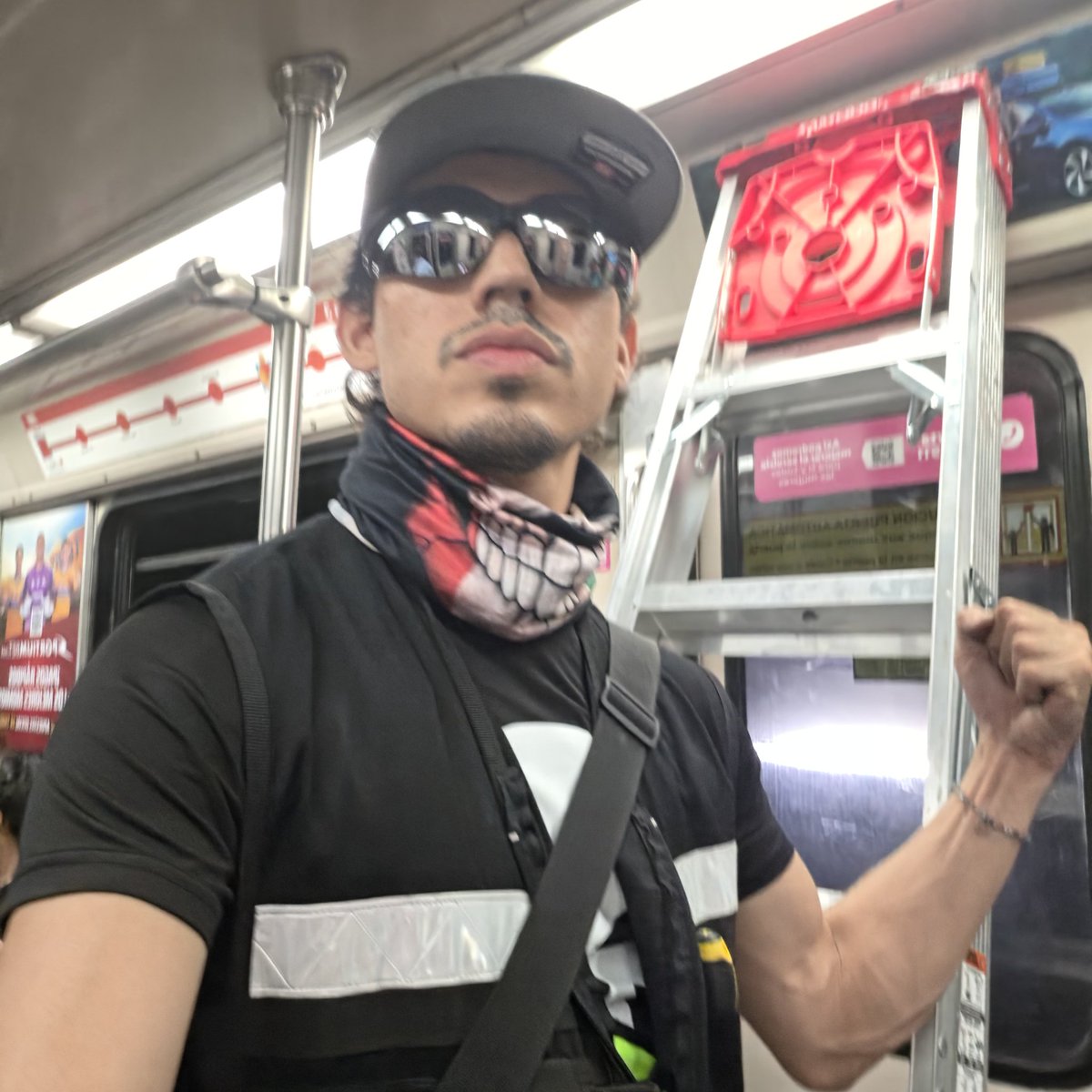 Erik Mtz tweet media