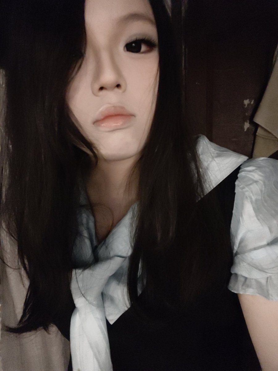 cuilingfang1's tweet photo. Some make uppp https://t.co/eYqbuJsdVC