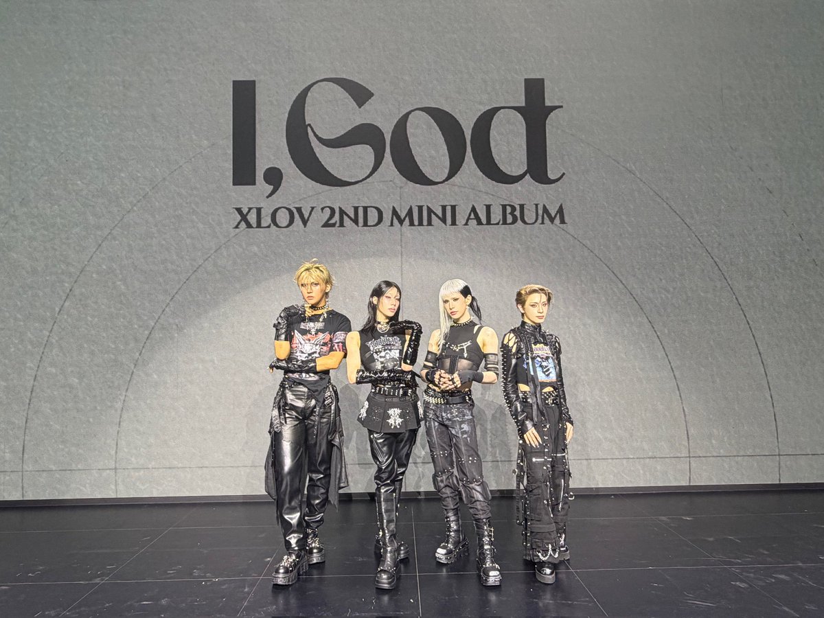XLOV_MEXICO's tweet photo. Ver el amor, el respeto y apoyo de distintas figuras de la industria hacia un grupo que rompe barreras y se presenta con orgullo es realmente hermoso. 

🧵 Hilo de idols, famosos y profesionales de la industria que mostraron su amor por XLOV y su 2do mini álbum I God. ⤵️

#XLOV https://t.co/4GnhGGVQVv