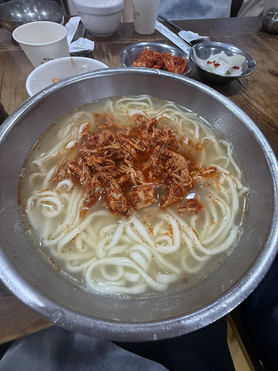 tryfair's tweet photo. 전화 한 통 거는 것도 쉽지 않았던 19살 인턴이 공감만세에서 보낸 마지막 한 달!

홍보 전화부터 신청서 400건 확인, 첫 블로그 세팅, 그리고 빠질 수 없는 점심 맛집 탐방까지. 
정신없이 성장 중인 병아리 인턴의 마지막 이야기를 전해드립니다😊

자세히 보기➡https://t.co/4T1kQsUhjp https://t.co/iMMjj4Bg9K
