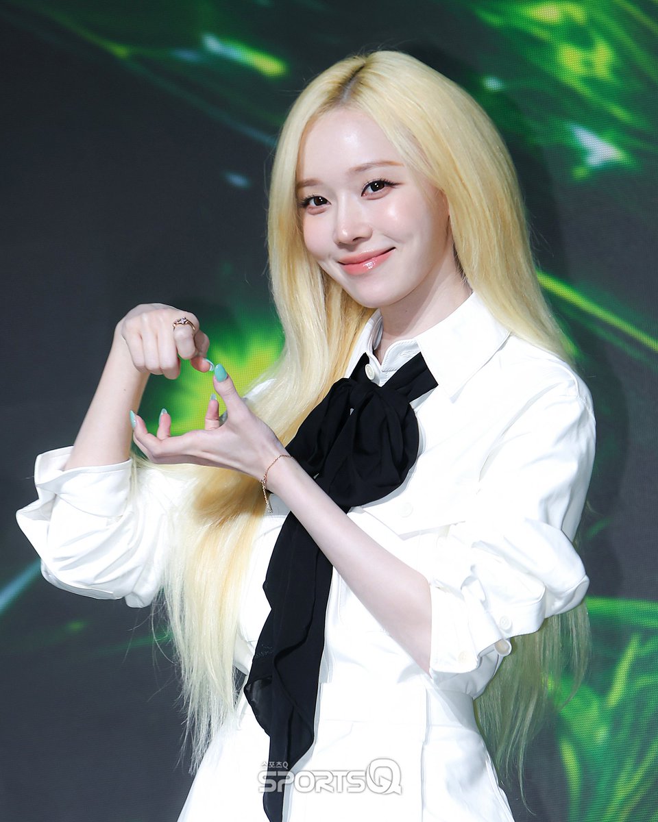 sportsqnews's tweet photo. [#포토Q] 260528 ‘윈터’ LEMONADE 기자간담회

📌https://t.co/cIt0m7UJiv

#윈터 #WINTER
#aespa #æspa #에스파
#LEMONADE #aespaLEMONADE https://t.co/MnK8aJVIzU