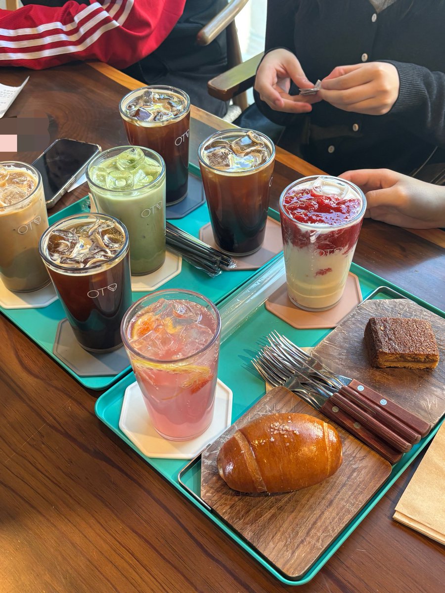 lovsyii's tweet photo. 최소가7년지기인친구들만남이-,-♡🧑🏼‍🩰🫰🏻 https://t.co/Qr2IhpRETR