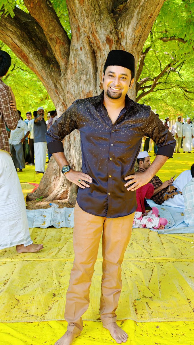 AshikAnchor's tweet photo. LET US SPREAD LOVE AND HAPPINESS PEACE &amp; ENJOYMENT AS IT IS #eiduladha🐐 🌙 ✨ 
#Bakrid2026 https://t.co/oCF9FZXOtc