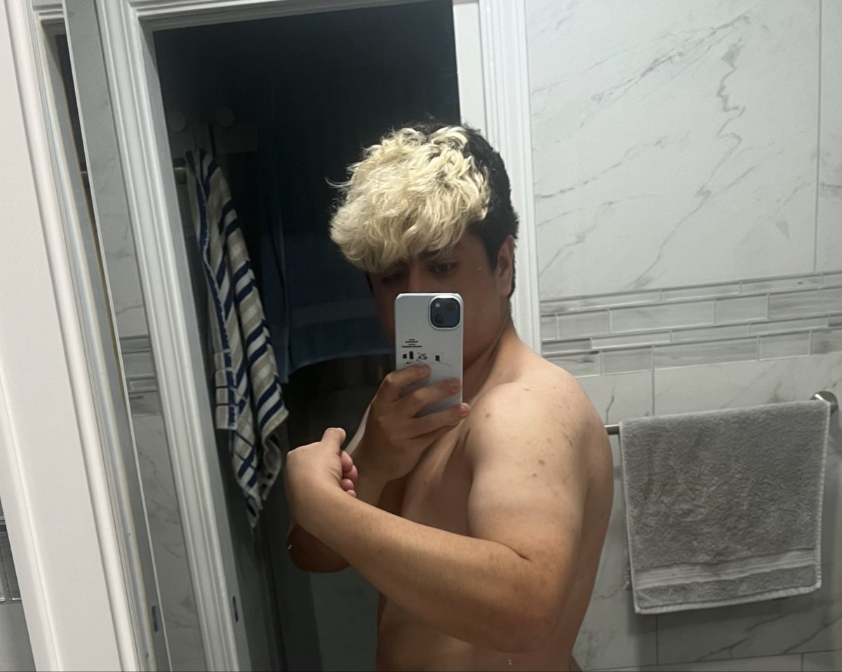 Xsinatraaa's tweet photo. Dropping this shit here too I guess 😂 https://t.co/cDLqjCXBXC