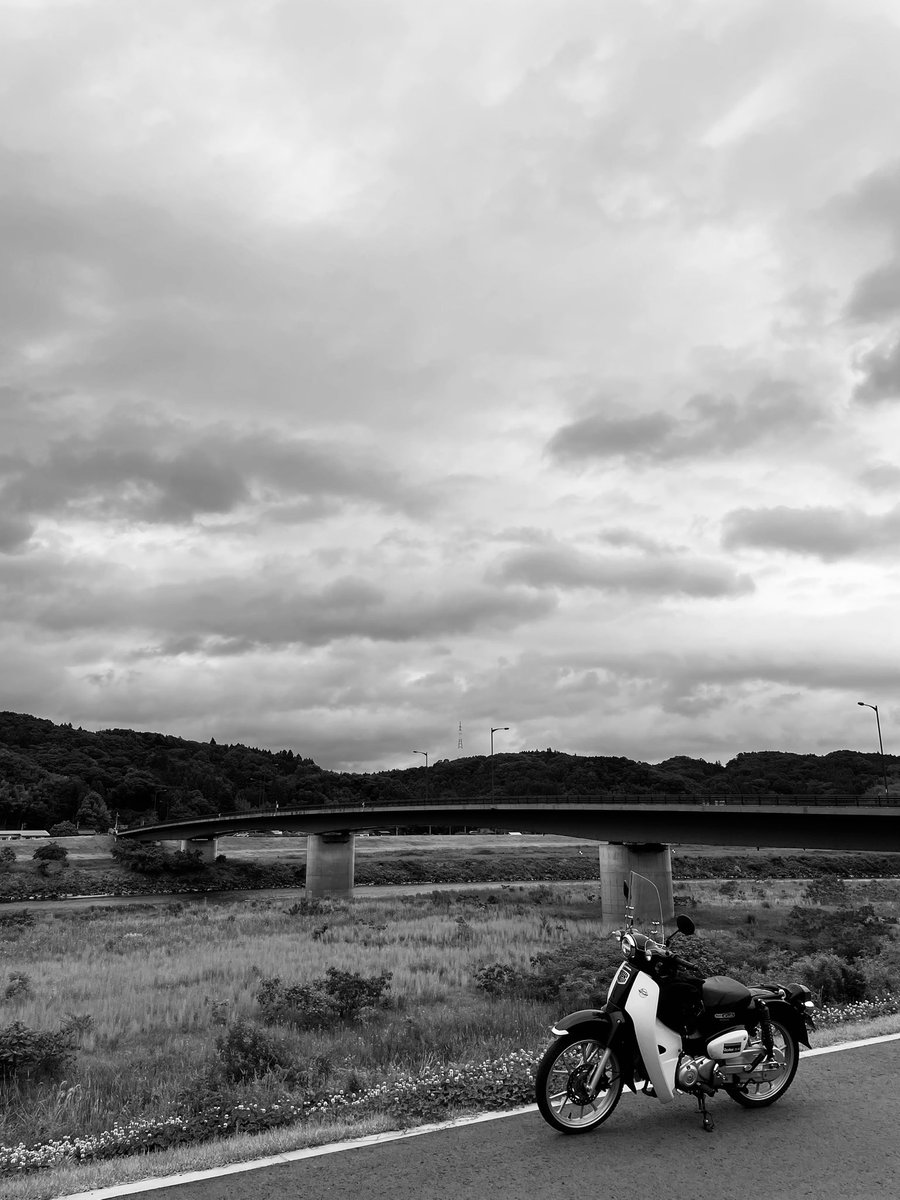 eynoill24's tweet photo. 雨降らなかったからタイヤ交換はまた今度
曇りなんでノアール https://t.co/JlHstCAV0E
