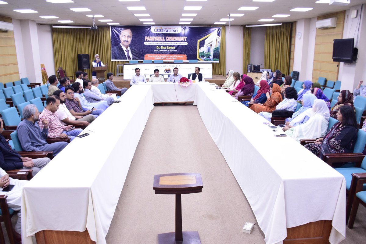 UOGPK's tweet photo. The Faculty of Social Sciences at University of Gujrat organized a graceful farewell ceremony in honor of Dr. Sher Zaman, Head of the Department of Education, in recognition of his valuable services and academic contributions.
#drsherzaman #UOG #UniversityofGujrat #farewell https://t.co/W9ZW0X8pHa