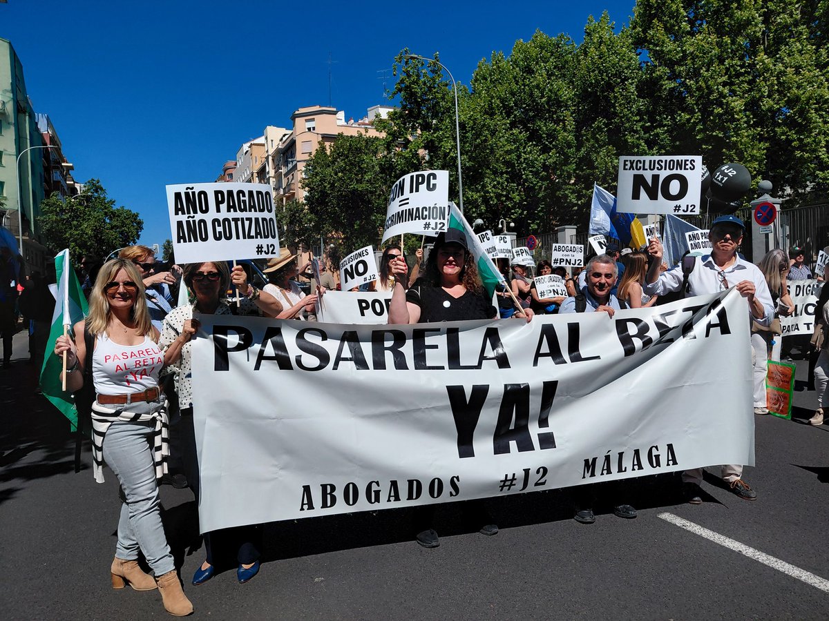 nativid75847277's tweet photo. @gpscongreso @CorujoBorja @alfonsocendon @EnriqueSantiago @ppopular rechazamos Pasarela injusta excluyente y con limitaciones q pretende q aceptemos el Gobierno para toda la Abogacia y Procura d este pais no vamos a dejar a nadie atrás #PasarelaAlReta1x1yTodosYa #PasarelaInfameNo https://t.co/f6d1x3Avpl