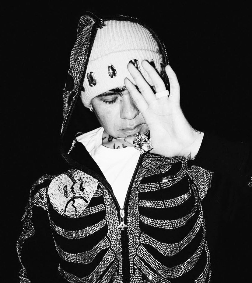 trisrsss's tweet photo. Mi top 4 de Música: 

1. Peso Pluma
2. Kanye West
3. Junior H
4. A$AP Rocky https://t.co/GrRfSJAFZN