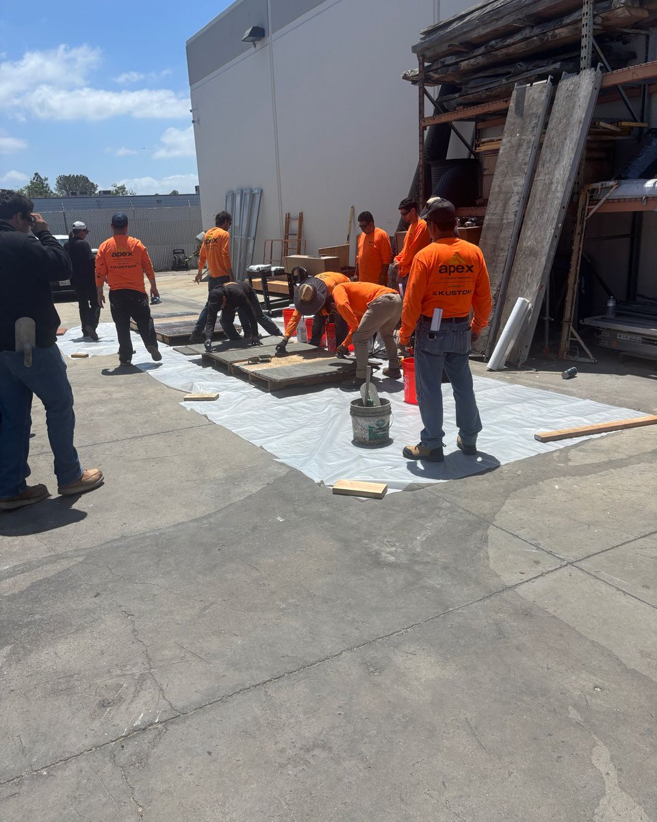 ApexContracting's tweet photo. Lunch time training in progress.  Continuing education helps keep our teams up to date with new materials and processes to keep current in construction. https://t.co/KcLEJasQY7