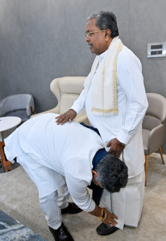 Awesh Tiwari tweet media