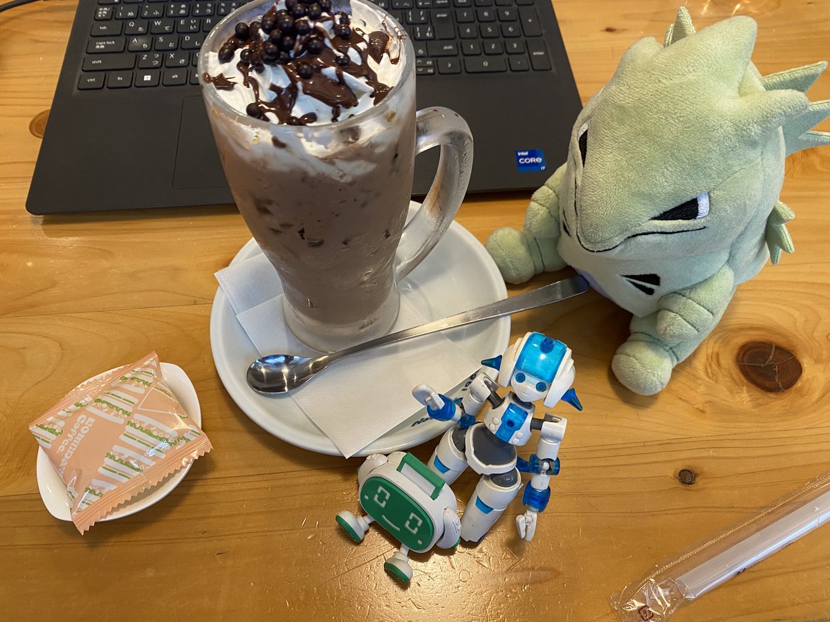NamakemonoOmame's tweet photo. 今日も色々食べながら作業して、3000文字ちょいで一区切りつきました。

シメはクランキージェリコです。
パフチョコたっぷり……！ https://t.co/kx4PVtCmmp