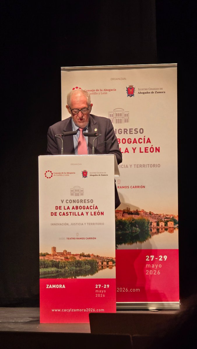 UprofesionalCyl's tweet photo. El presidente de UPCyL Rafael Álvarez en inaguración de V Congreso Abogacia CyL @ingenierosva @coacyle @ECOnomistaVAlor @Abogacia_CyL @COAATVA @copcyl @FarmaConcyl @ColVetValladoli @Dentistas_CODE @Consejo_Enf_CyL @GestoresCyL @COPTOCYL @MinasYEnergiaUC https://t.co/CZOmPMGbl4