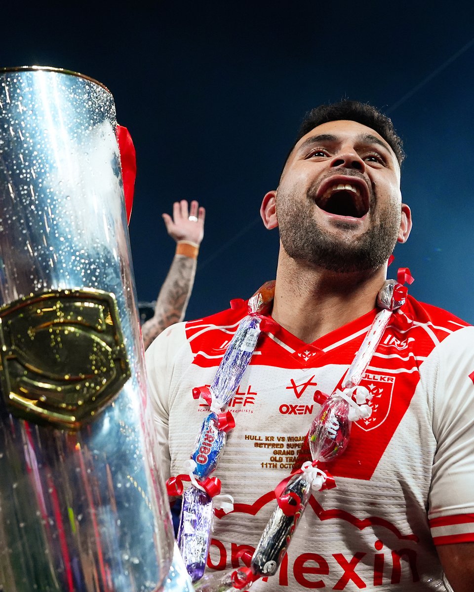 hullkrofficial's tweet photo. Hull KR can confirm Rhyse Martin will retire at the end of the 2026 season, bringing the curtain down on a storied career ❤️

Read more 👉  https://t.co/fALBThWRDq

#UpTheRobins🔴⚪️ https://t.co/Sv25M3sprR