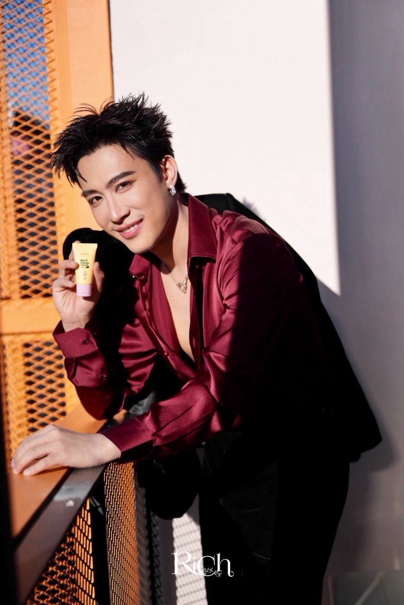 tndrich's tweet photo. 🍀 𝐑𝐢𝐜𝐡 𝐂𝐥𝐨𝐮𝐝𝐲 𝐓𝐨𝐮𝐜𝐡 (SPF50 PA+++)

เนื้อกันแดดมีความอ่อนโยน เบาสบายผิว เหมาะสำหรับทุกสภาพผิว มาพร้อมกับปริมาณสุทธิ 30ml หลอดขนาดพกพา ใช้ได้ทุกที่ ทุกวัน บอสก็พกน้าาา ✨

#TNDRICH #RICHSkincare https://t.co/Ya6heJWSqw