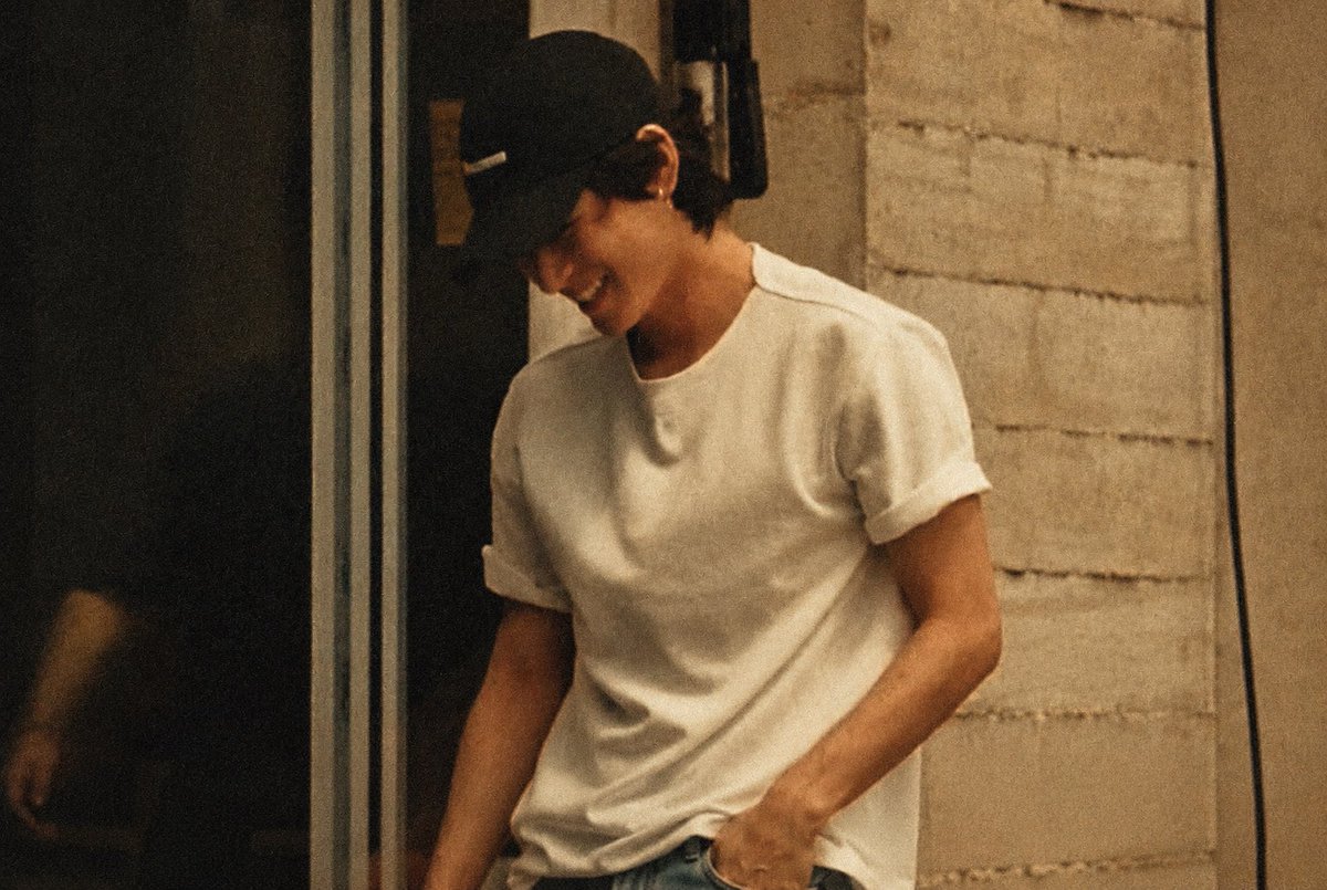 F0RJAEMIN's tweet photo. #AUTAEKOOK - drunk, running 

Después de una etapa en una institución mental, el ex maestro kim th vuelve a vivir con sus padres e intenta reconciliarse con su ex esposo. Las cosas se ponen más desafiantes cuando kim conoce a jeon, un chico misterioso con problemas propios. https://t.co/3nxP2JZEEg